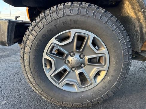 Used 2014 Jeep Wrangler Unlimited Rubicon w/ Dual Top Group image 29