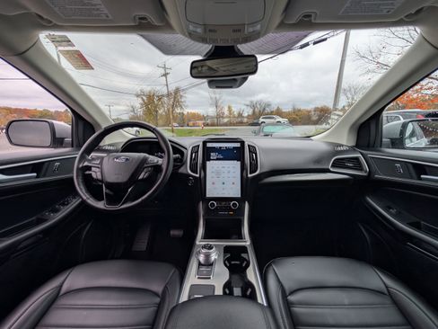 Used 2022 Ford Edge SEL w/ Convenience Package image 2