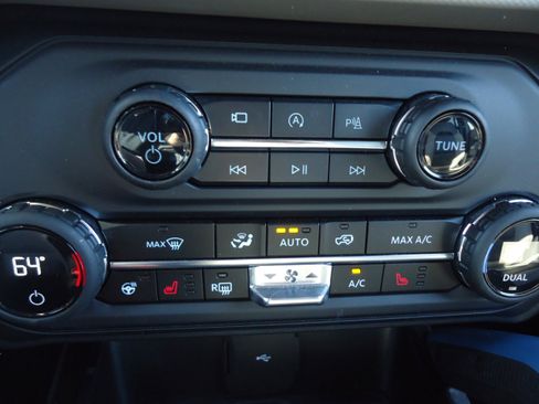 Used 2024 Ford Bronco Wildtrak AWD/4WD image 20