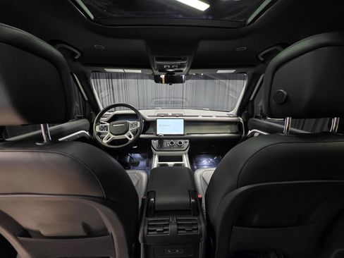 Used 2025 Land Rover Defender 110 S image 2