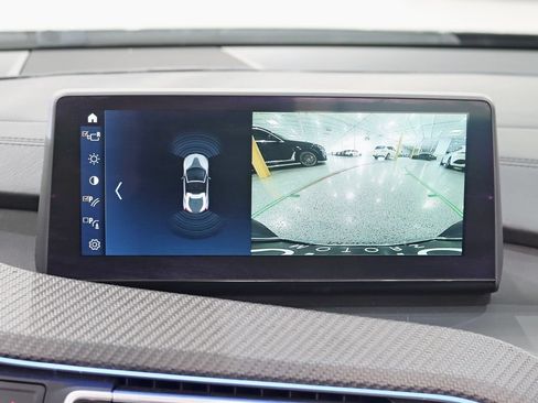 Used 2019 BMW i8 Roadster AWD/4WD image 18