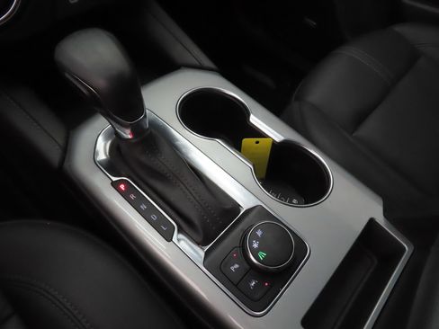Used 2022 Chevrolet Blazer LT w/ Sound & Technology Package FWD image 17