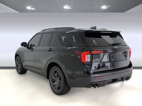 Certified 2025 Ford Explorer ST image 3