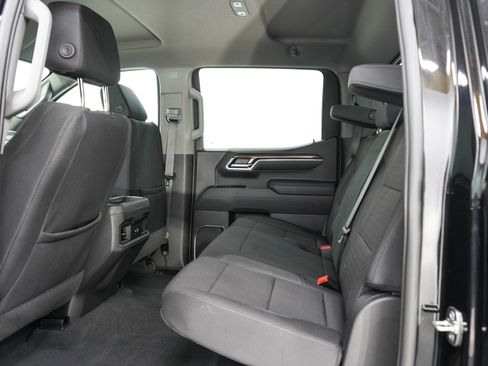 Used 2026 Chevrolet Silverado 1500 LT Trail Boss w/ Safety Package AWD/4WD image 15