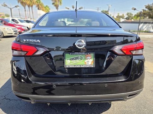 Used 2020 Nissan Versa S FWD image 3