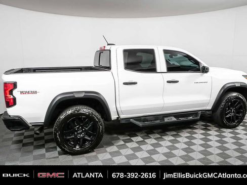 Used 2024 Chevrolet Colorado Trail Boss w/ Technology Package image 2