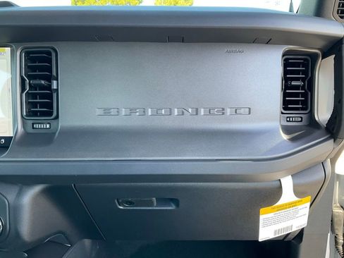 New 2025 Ford Bronco 2-Door image 30