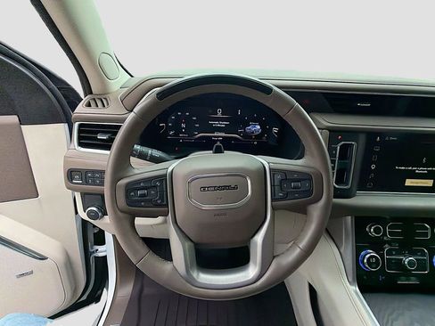 Used 2024 GMC Yukon XL Denali w/ Advanced Technology Package RWD image 38