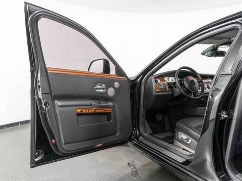 Used 2012 Rolls-Royce Ghost image 17