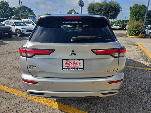 Used 2024 Mitsubishi Outlander SE AWD/4WD image 6