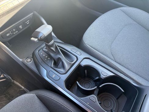 Used 2025 Kia K4 LXS image 40