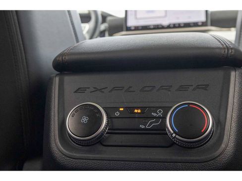 Used 2025 Ford Explorer Active w/ Active Comfort Package AWD/4WD image 11