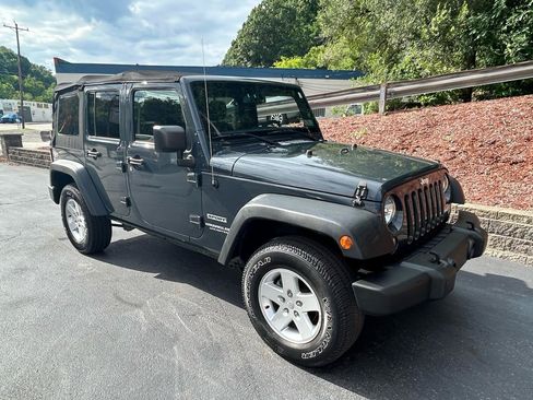 Used 2017 Jeep Wrangler Unlimited Sport w/ Quick Order Package 24S AWD/4WD image 8