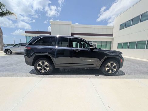 Used 2024 Jeep Grand Cherokee Limited 4xe w/ Trailer Tow Package AWD/4WD image 3