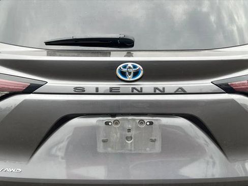 Certified 2025 Toyota Sienna XLE image 16