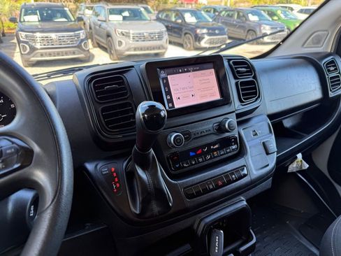 Used 2024 RAM ProMaster 2500 w/ Convenience Group image 26