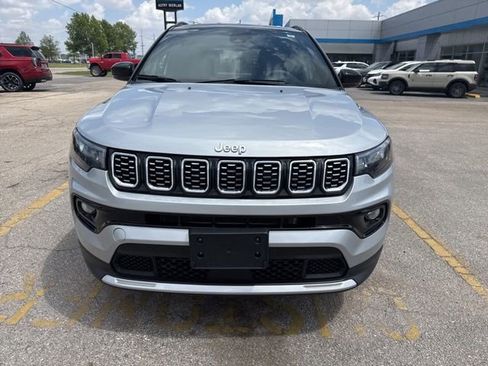 Used 2025 Jeep Compass Limited AWD/4WD image 5