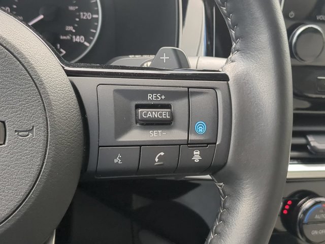 Used 2025 Nissan Pathfinder SL FWD image 30