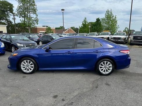 Used 2018 Toyota Camry LE FWD image 8