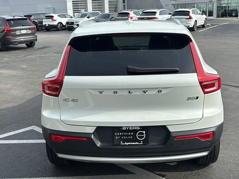 Certified 2025 Volvo XC40 B5 Plus AWD/4WD image 29