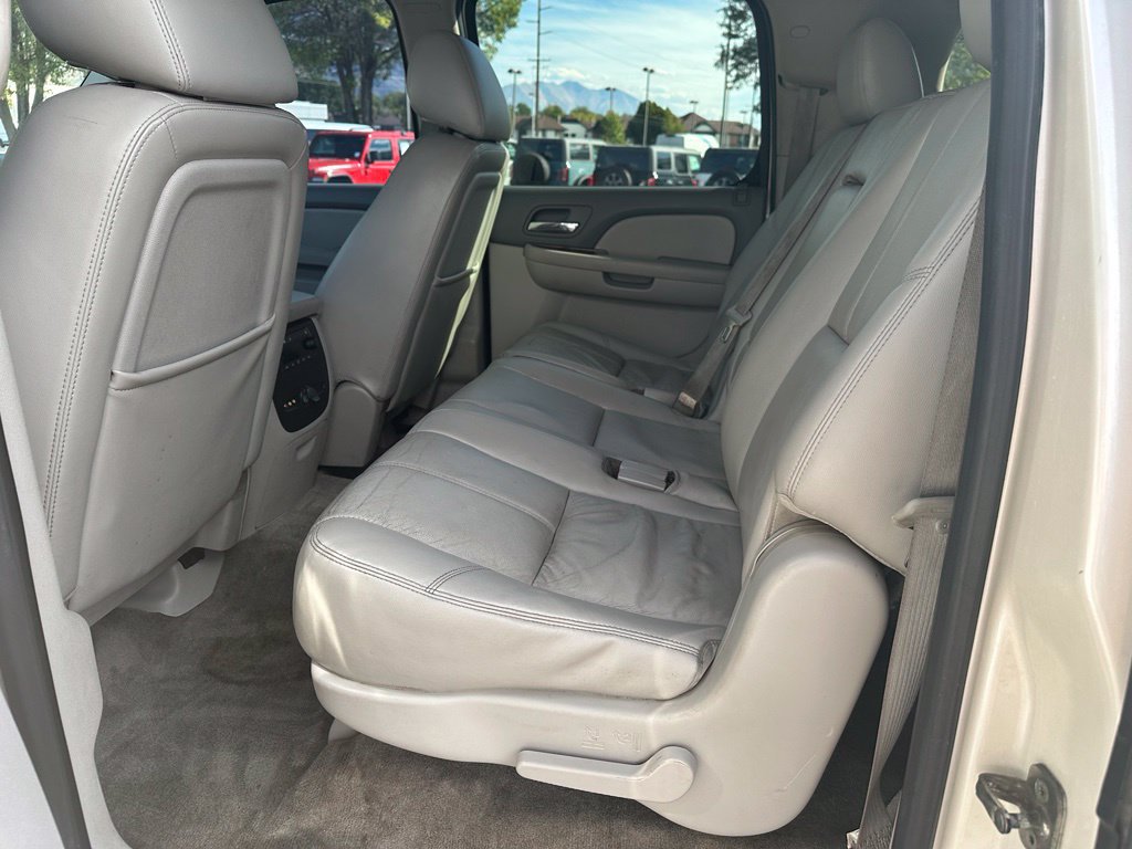 Used 2012 GMC Yukon XL SLT w/ SLT-2 Equipment Package AWD/4WD image 27