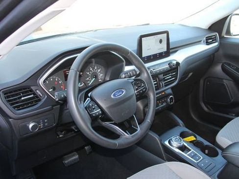 Used 2022 Ford Escape SE w/ Cold Weather Package AWD/4WD image 19