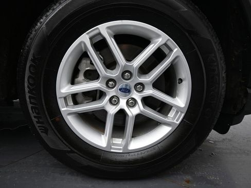 Used 2025 Ford Explorer Active w/ Active Comfort Package RWD image 37