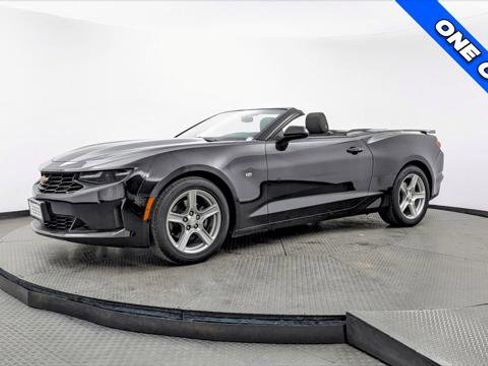 Used 2020 Chevrolet Camaro LT image 2