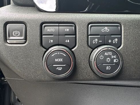 Used 2022 Chevrolet Silverado 1500 RST AWD/4WD image 11