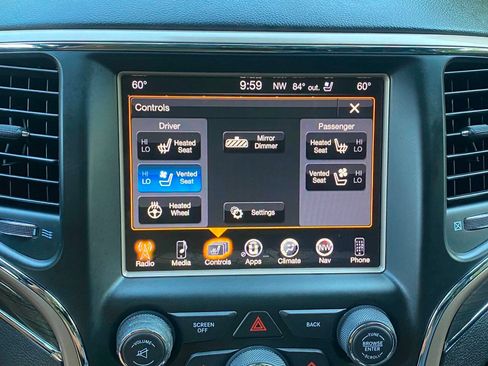 Used 2015 Jeep Grand Cherokee Overland w/ Advanced Technology Group AWD/4WD image 32