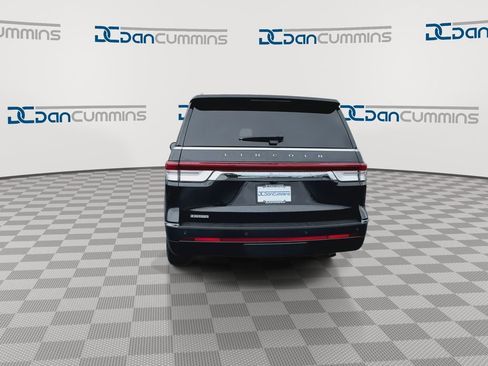 Used 2023 Lincoln Navigator Reserve image 7