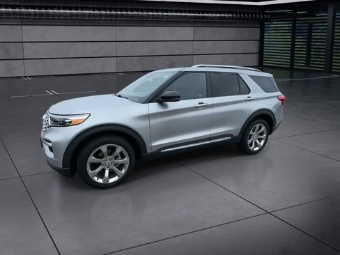 Used 2020 Ford Explorer Platinum w/ Premium Technology Package image 4