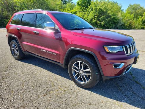Used 2018 Jeep Grand Cherokee Limited w/ Luxury Group II AWD/4WD image 3