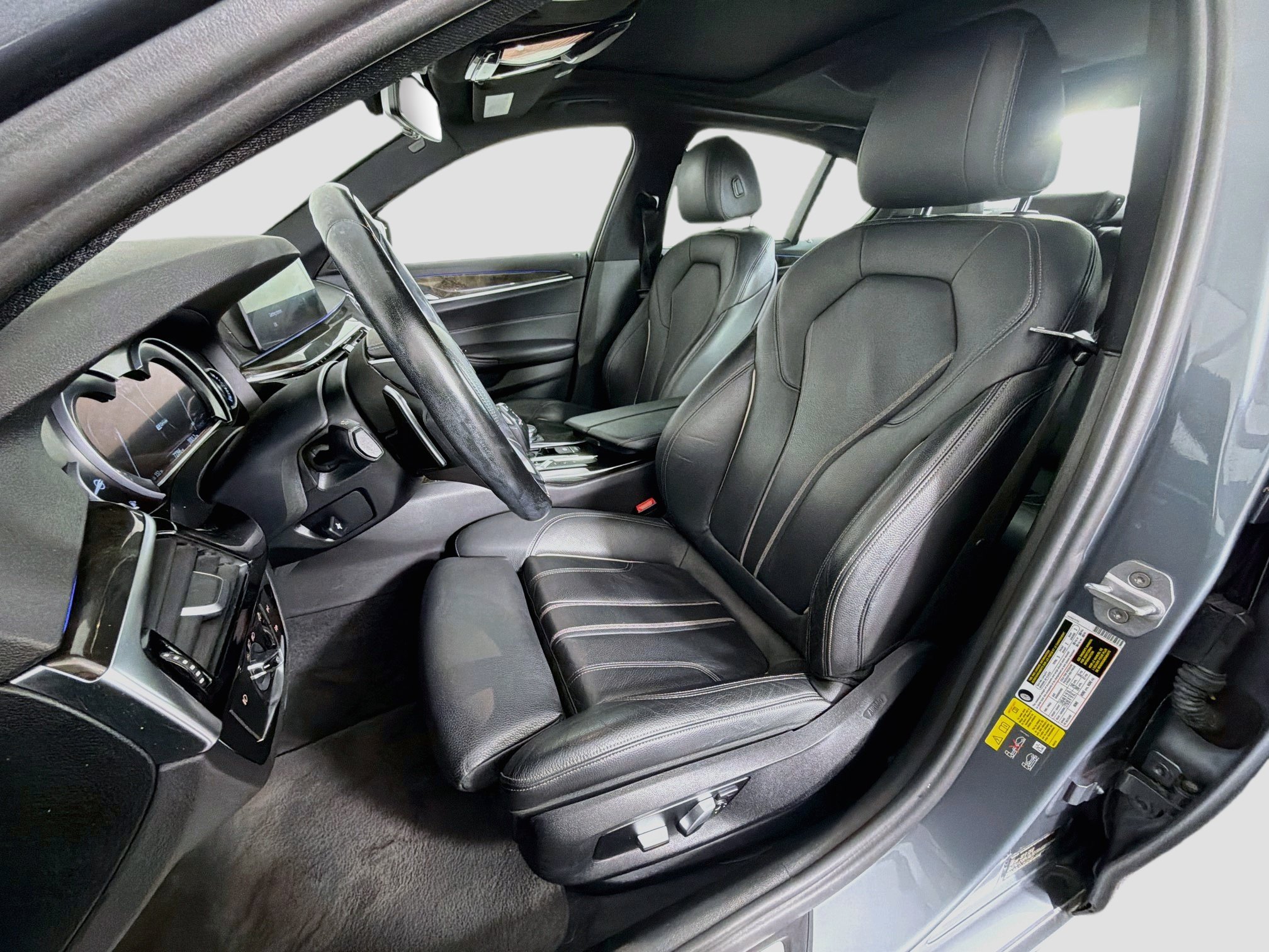 Used 2018 BMW 530e RWD image 13