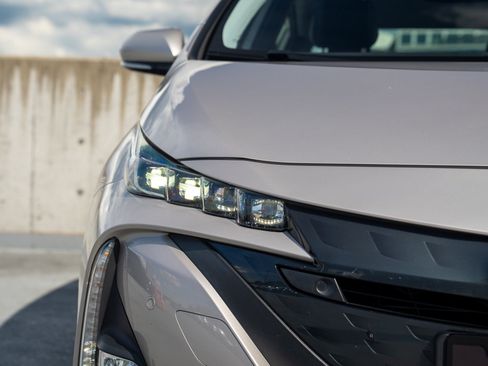 Used 2022 Toyota Prius Prime Limited FWD image 8