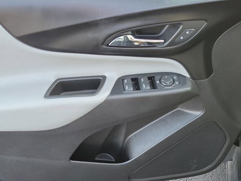 Used 2019 Chevrolet Equinox LS w/ LS Convenience Package image 19