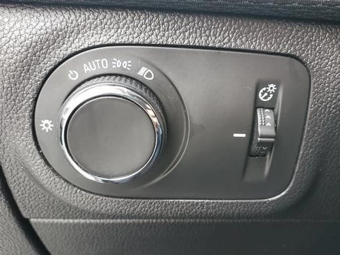 Used 2017 Chevrolet Cruze LT w/ Convenience Package FWD image 26