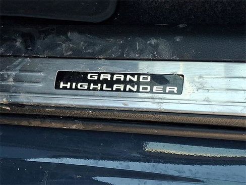 Certified 2025 Toyota Grand Highlander Platinum image 15