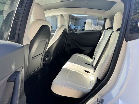 Used 2023 Tesla Model Y Long Range image 8