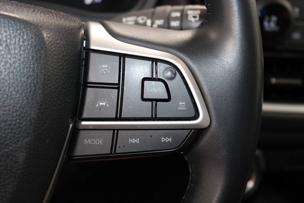 Used 2025 Toyota Grand Highlander AWD image 23