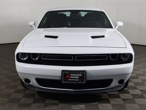 Used 2019 Dodge Challenger SXT image 8