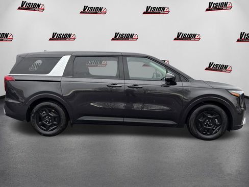 New 2026 Kia Carnival LXS image 4