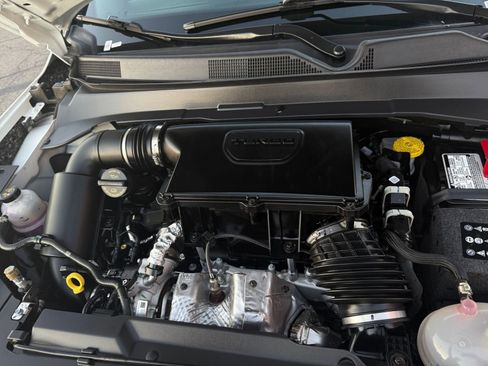 Used 2025 Jeep Compass Trailhawk image 35