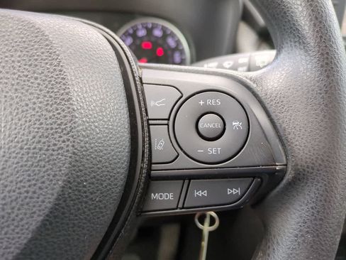 Used 2021 Toyota RAV4 LE FWD image 23