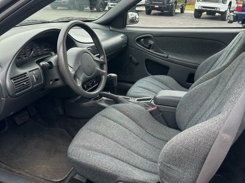 Used 2003 Chevrolet Cavalier Coupe w/ Preferred Equipment Group image 9