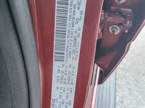 Used 2019 RAM 1500 Laramie image 27