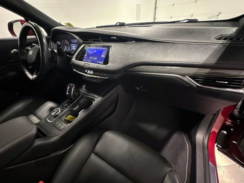 Used 2019 Cadillac XT4 Sport w/ Cold Weather Package AWD/4WD image 29