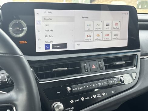 Certified 2023 Lexus ES 250 250 image 23