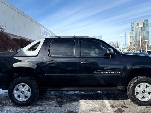 Used 2007 Chevrolet Avalanche LT w/ LT Preferred Equipment Group image 7