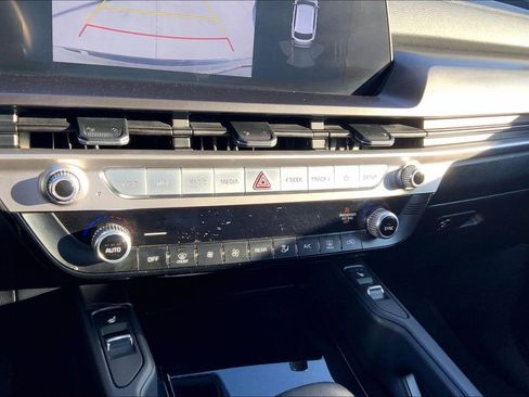 Used 2024 Kia Telluride S w/ S Sunroof Package image 32